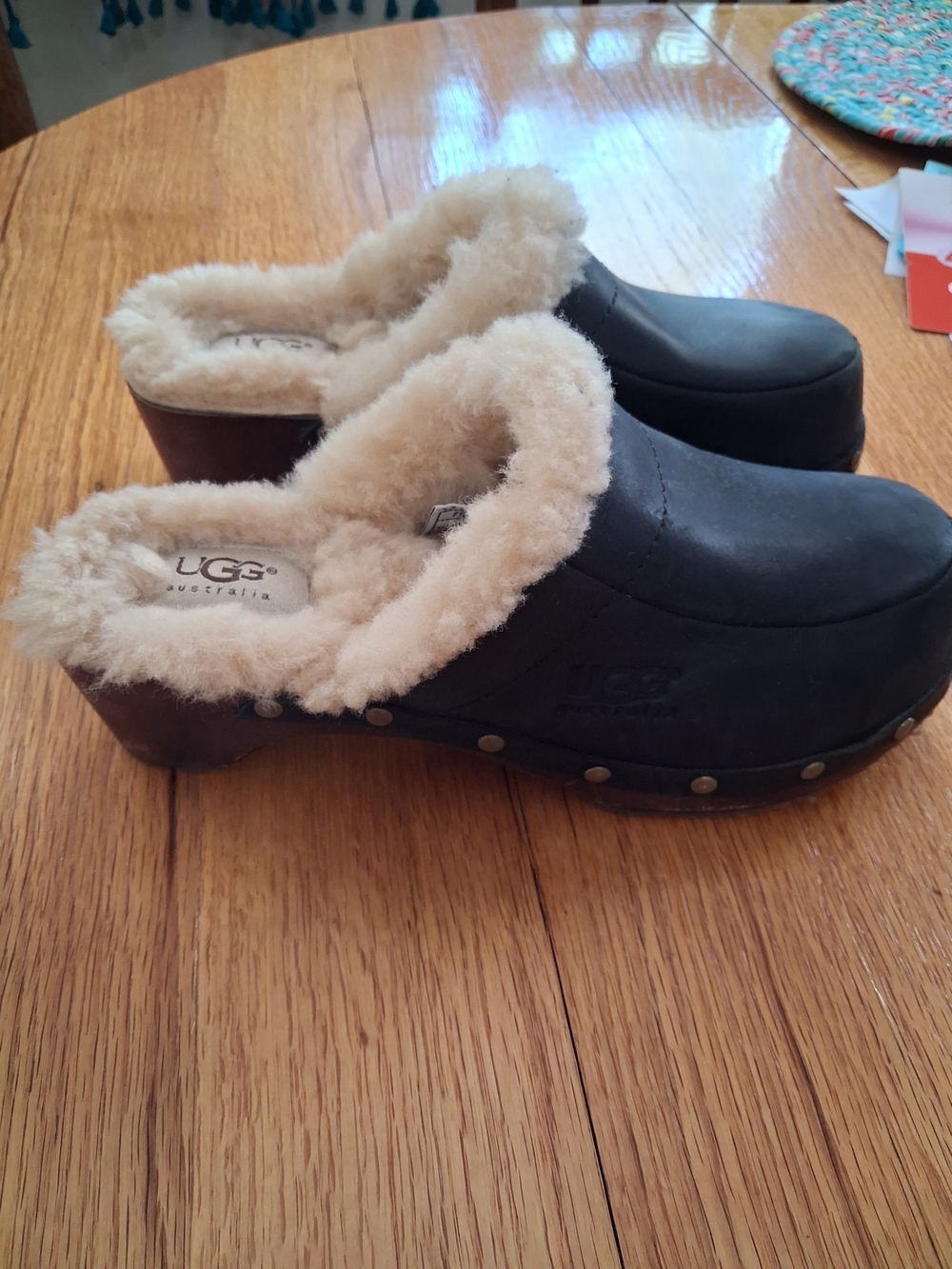 UGG Australia Shearling-Lined Clog - Black with Cream Fur